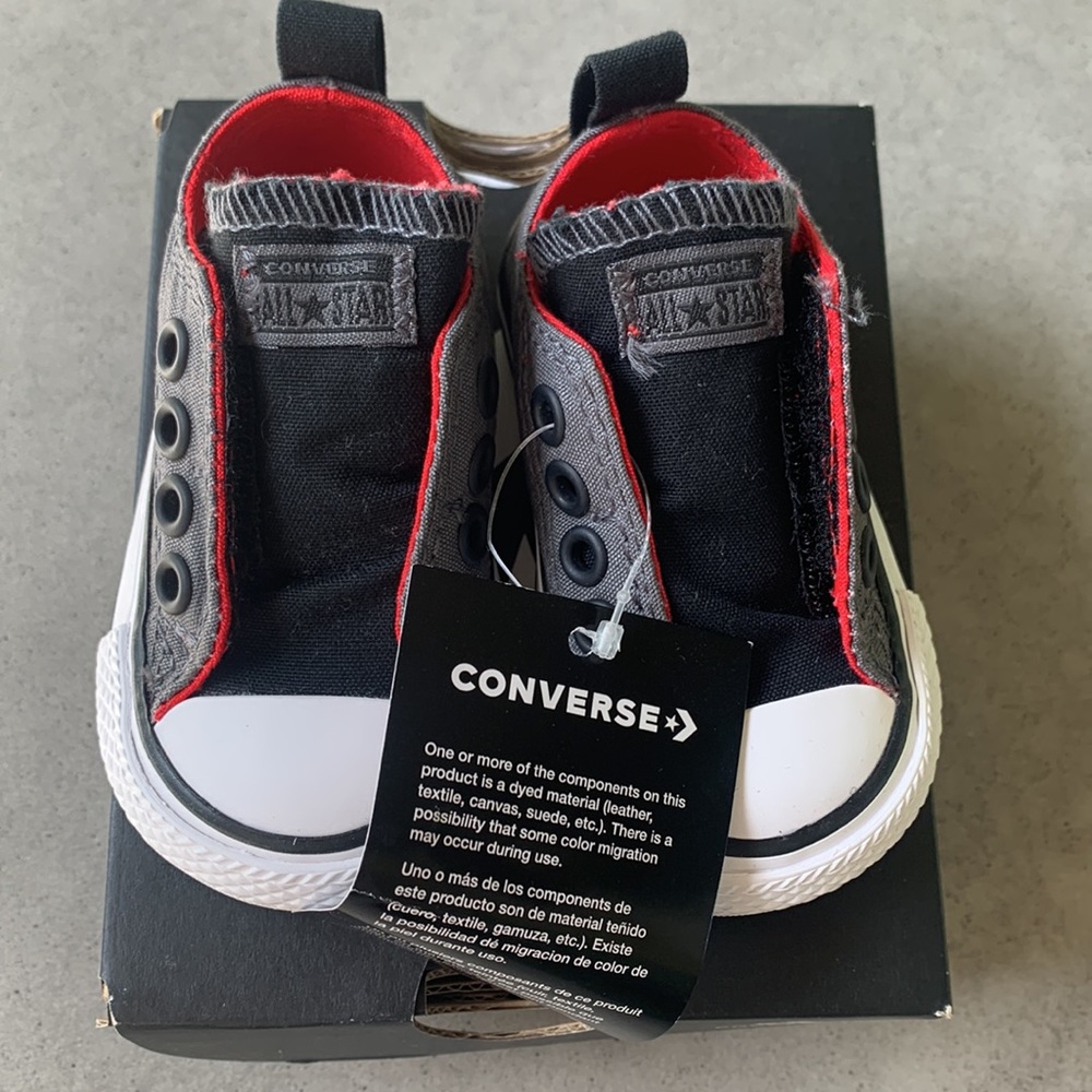 NWT baby converse size 2